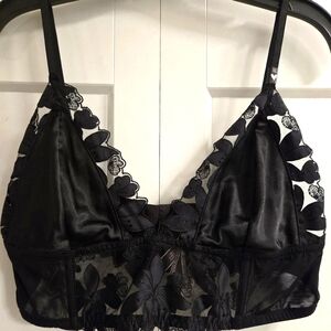 Victoria's Secret Black Floral Lace Bra nwt